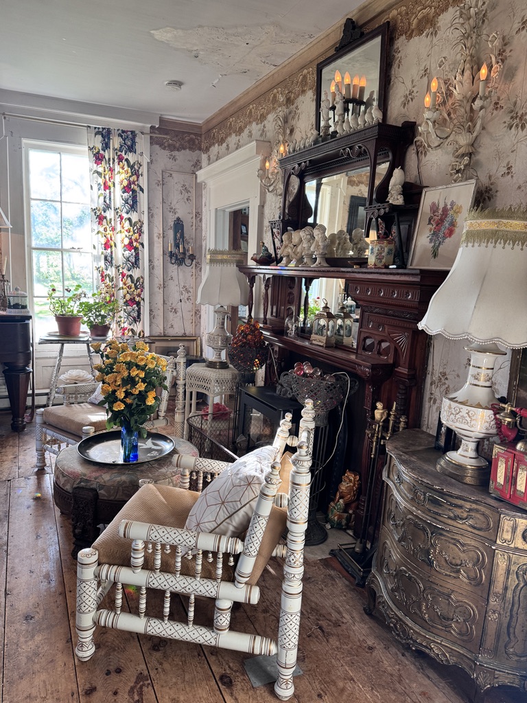 Antique wicker chairs in the drawing room